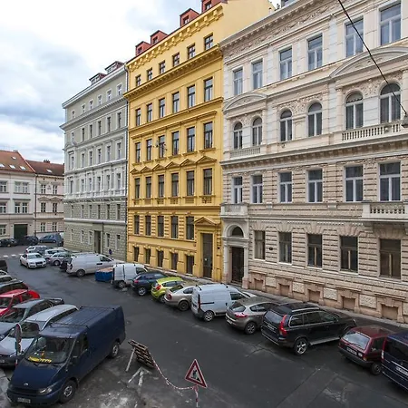 V Lesicku 8 * Prague