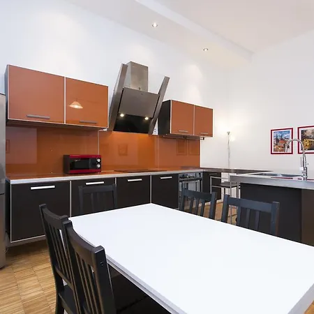 V Lesicku 8 Apartment Prague