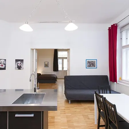 Apartment V Lesicku 8 *